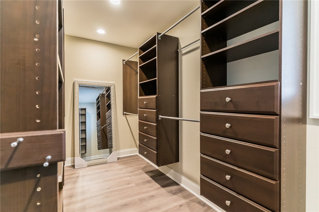 11911 Brookwood Road Austin, TX 78750 - Photo 24 of 30