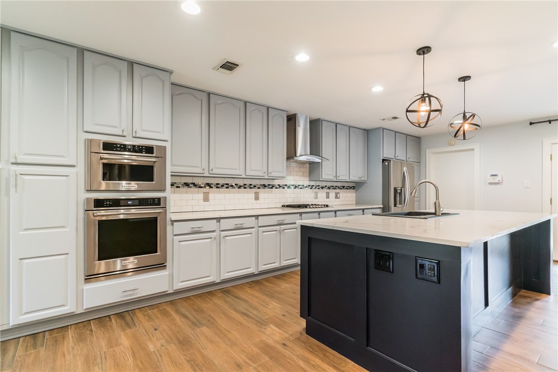 11911 Brookwood Road Austin, TX 78750 - Photo 3 of 30