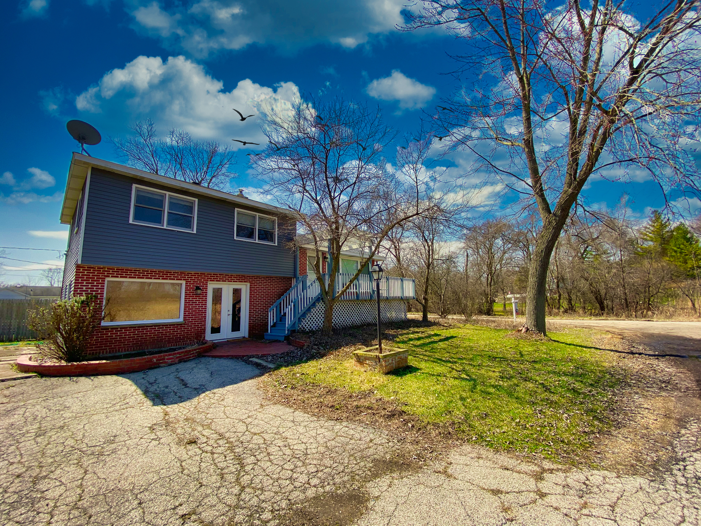 28939 May Street Spring Grove, IL 60081 - Photo 2 of 28 a house view with a yard