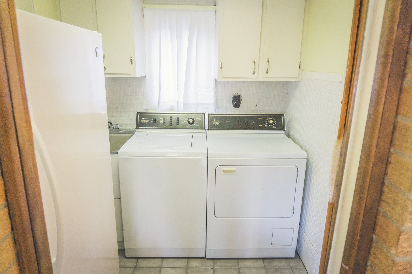 28939 May Street Spring Grove, IL 60081 - Photo 25 of 28 a utility room with dryer and washer