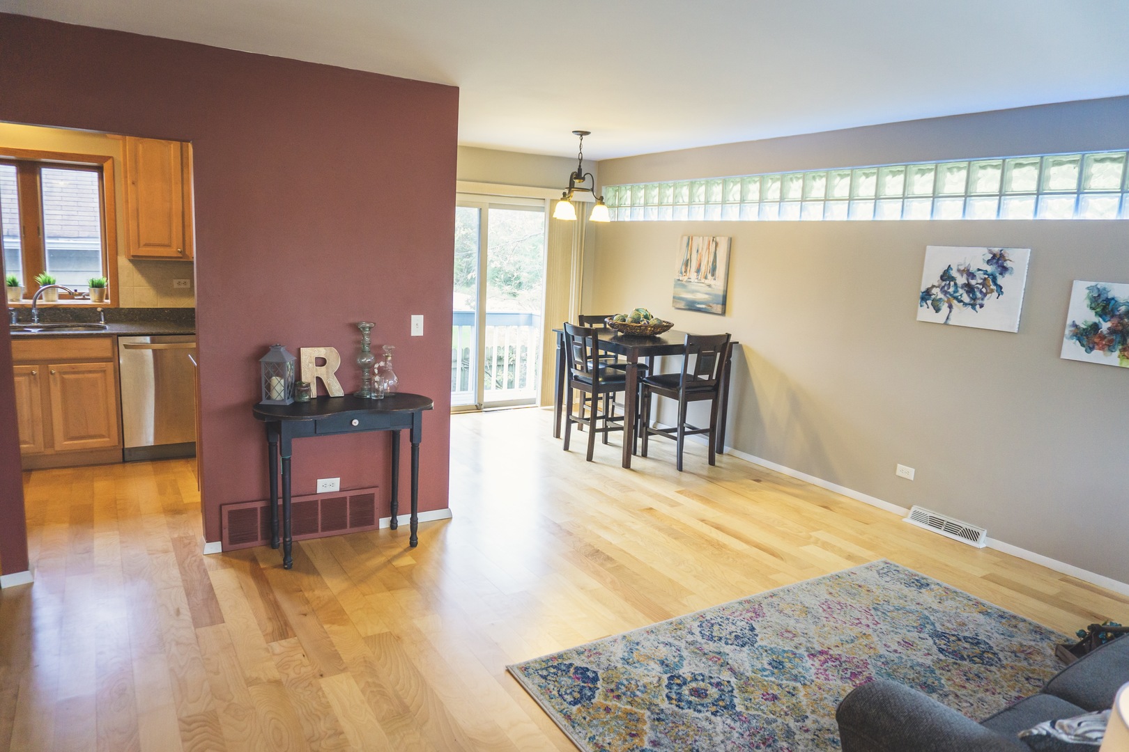 28939 May Street Spring Grove, IL 60081 - Photo 10 of 28 a living room with furniture and a table