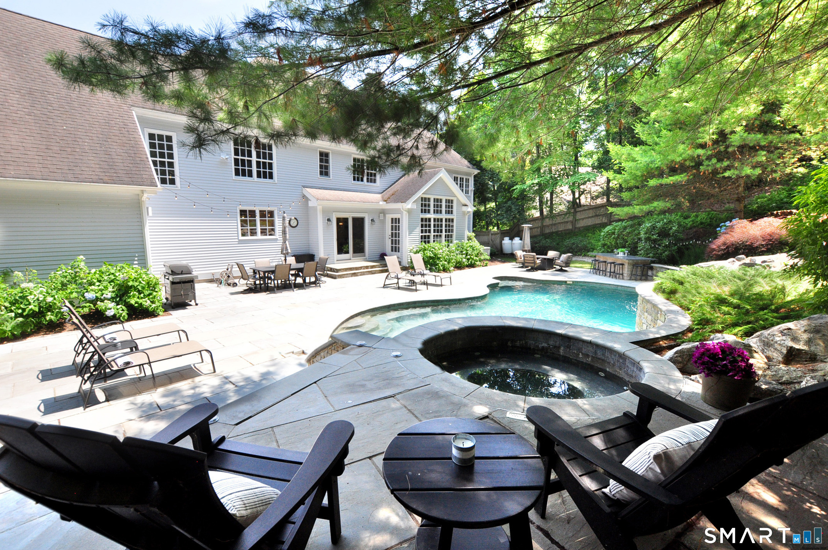 61 Westmont Road Avon, CT 06001 - Photo 9 of 39