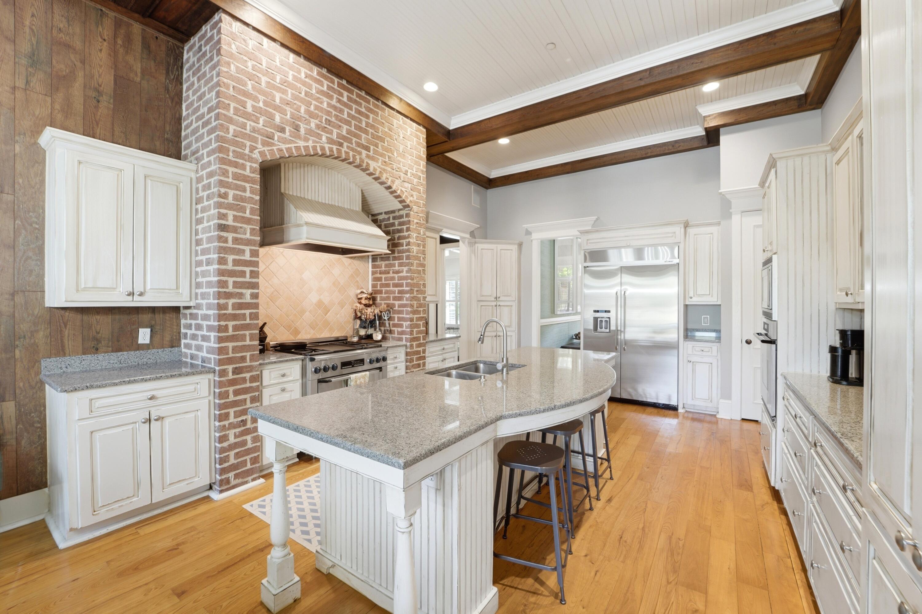 1833 Shell Ring Circle Mount Pleasant, SC 29466 - Photo 22 of 88 kitchen
