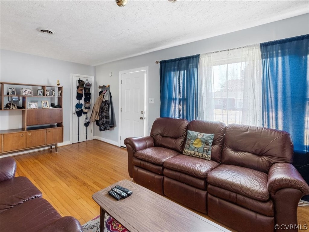 8314 Colebrook Road Richmond, VA 23227 - Photo 3 of 17 Gallery Image 3