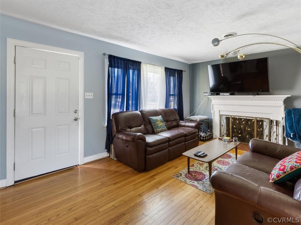 8314 Colebrook Road Richmond, VA 23227 - Photo 4 of 17 Gallery Image 4