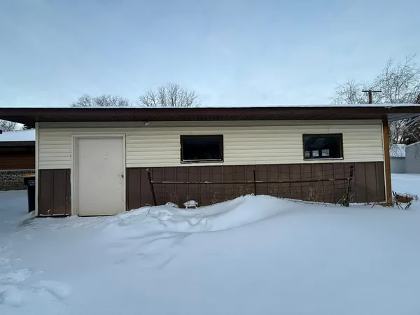 $139,000 | 300 Arnold Street, West Concord, MN 55985