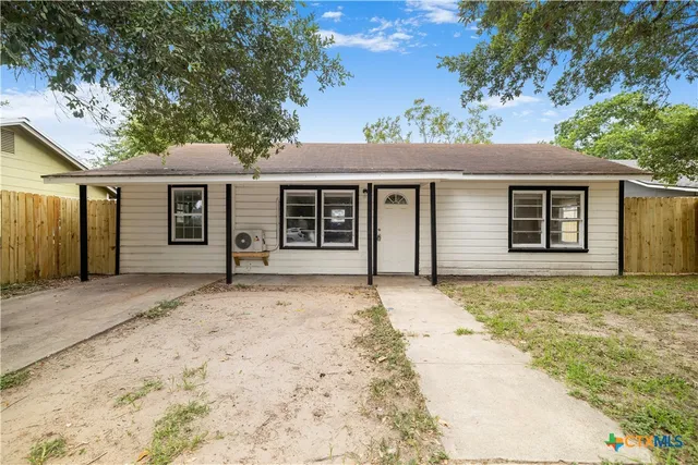 $110,000 | 205 East Johnson Street, Cuero, TX 77954