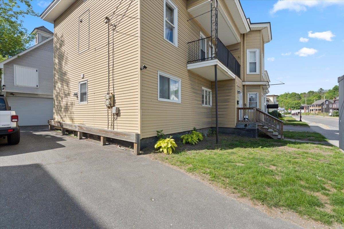 18 Maple Avenue Barre, VT 05641 - Photo 4 of 28