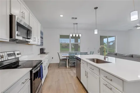 $575,000 | 2257 Avocado Lane, Naples, FL 34120