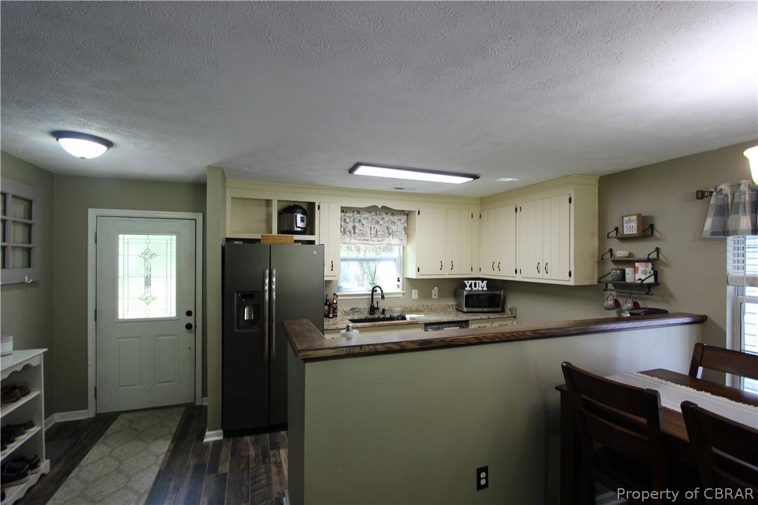 8831 Marlfield Road Gloucester, VA 23061 - Photo 10 of 36 Gallery Image 10