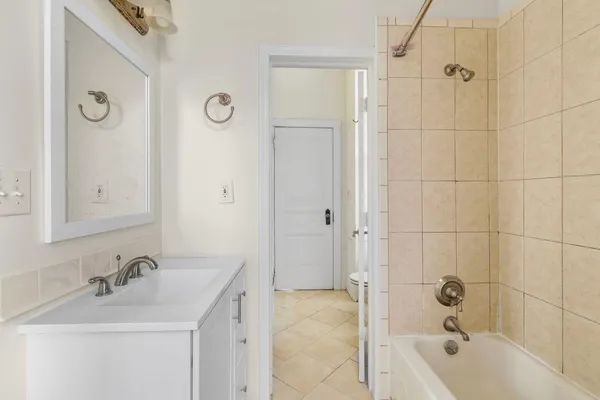 $3,200 | 6 Bonn Place, Unit 2, Weehawken, NJ 07086