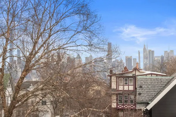 $3,500 | 6 Bonn Place, Unit 2, Weehawken, NJ 07086