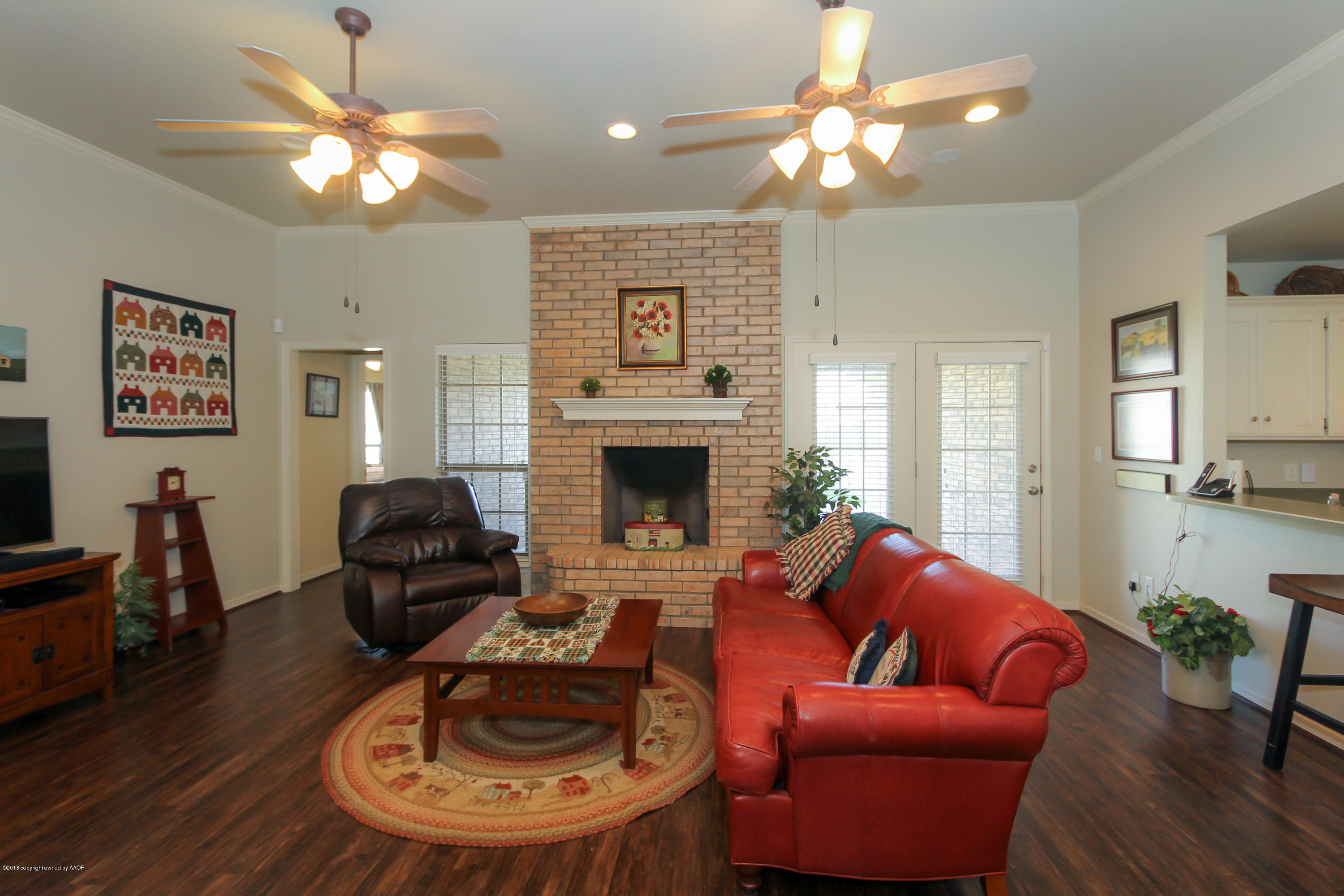 6918 Thunder Road Amarillo, TX 79119 - Photo 9 of 37 LIVING AREA VIEW 4