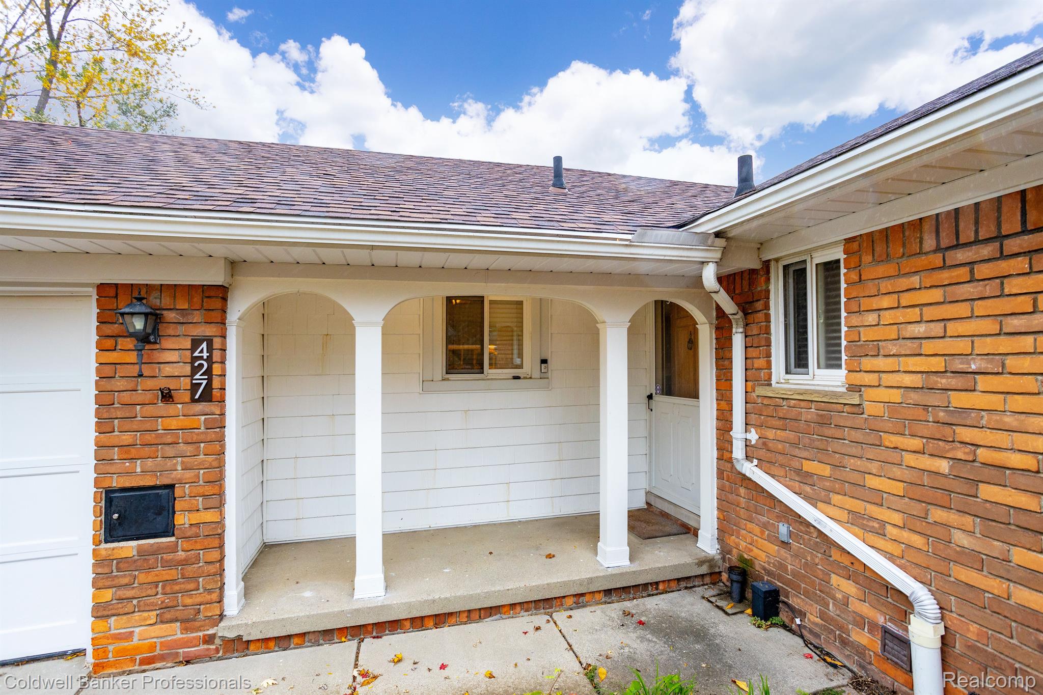 427 Lexington Road Grosse Pointe, MI 48236 - Photo 3 of 22 Gallery Image 3