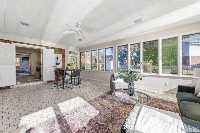 $575,000 | 5904 Crane Circle, St. Louis, MO 63109