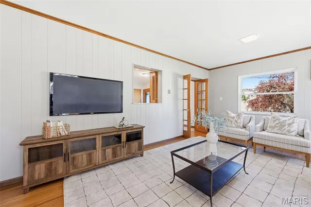 $575,000 | 5904 Crane Circle, St. Louis, MO 63109