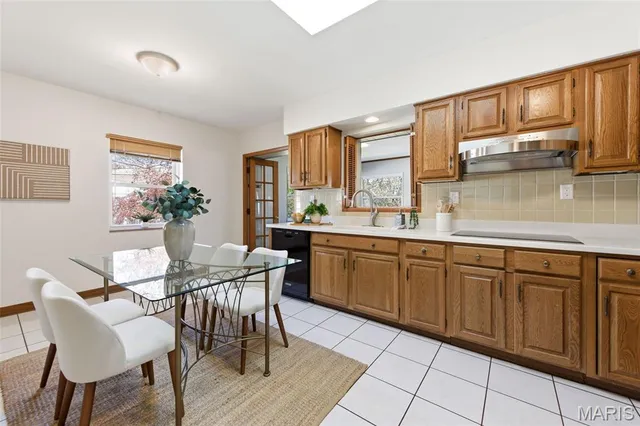 $575,000 | 5904 Crane Circle, St. Louis, MO 63109