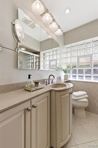 $575,000 | 5904 Crane Circle, St. Louis, MO 63109