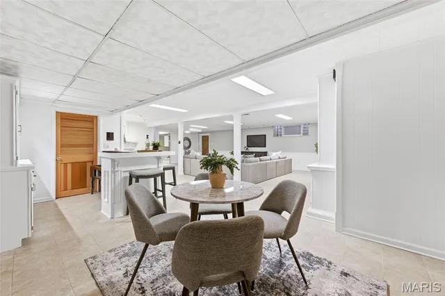 $575,000 | 5904 Crane Circle, St. Louis, MO 63109