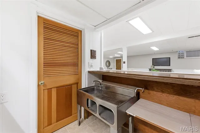 $575,000 | 5904 Crane Circle, St. Louis, MO 63109