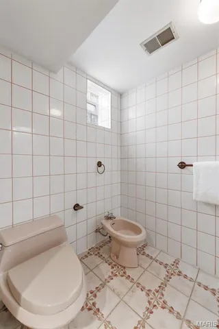 $575,000 | 5904 Crane Circle, St. Louis, MO 63109