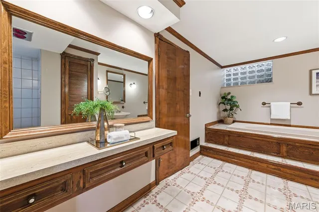 $575,000 | 5904 Crane Circle, St. Louis, MO 63109