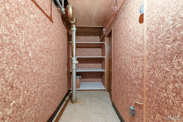 $575,000 | 5904 Crane Circle, St. Louis, MO 63109