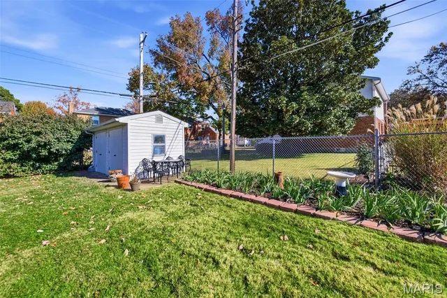 $575,000 | 5904 Crane Circle, St. Louis, MO 63109