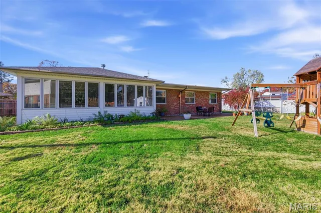 $575,000 | 5904 Crane Circle, St. Louis, MO 63109