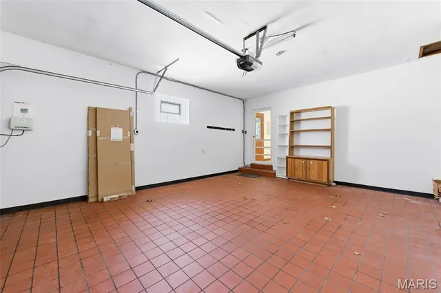 $575,000 | 5904 Crane Circle, St. Louis, MO 63109