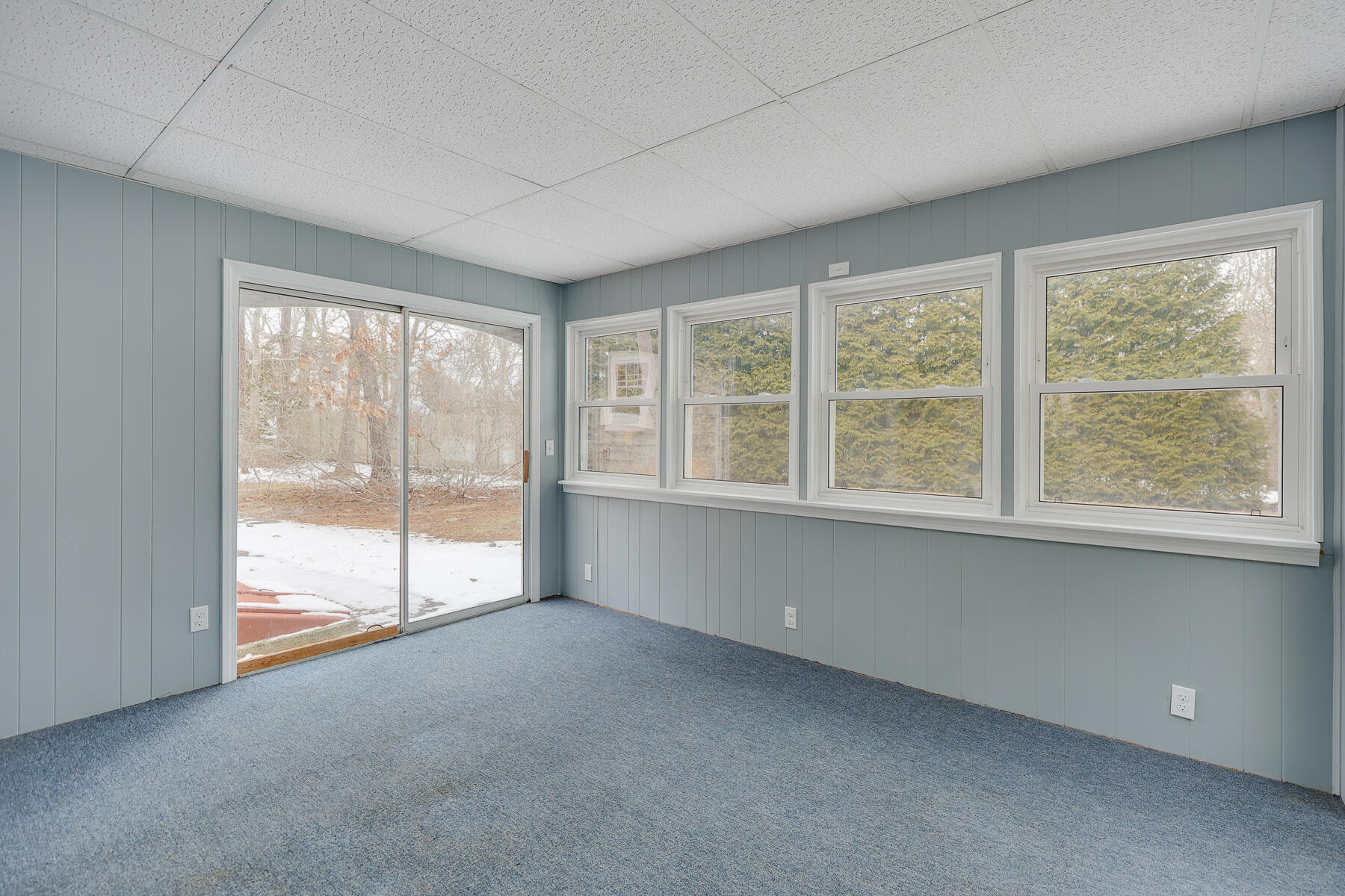 98 Long Road Harwich, MA 02645 - Photo 20 of 31 an empty room with windows