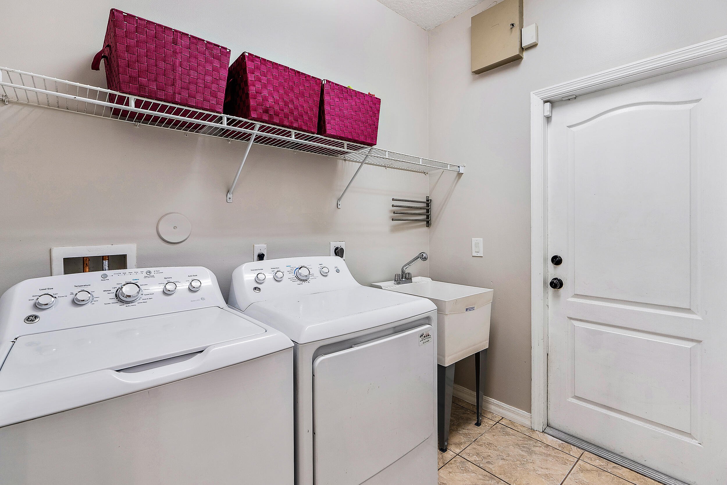 10736 157th Street North Jupiter, FL 33478 - Photo 13 of 42 Laundry Room