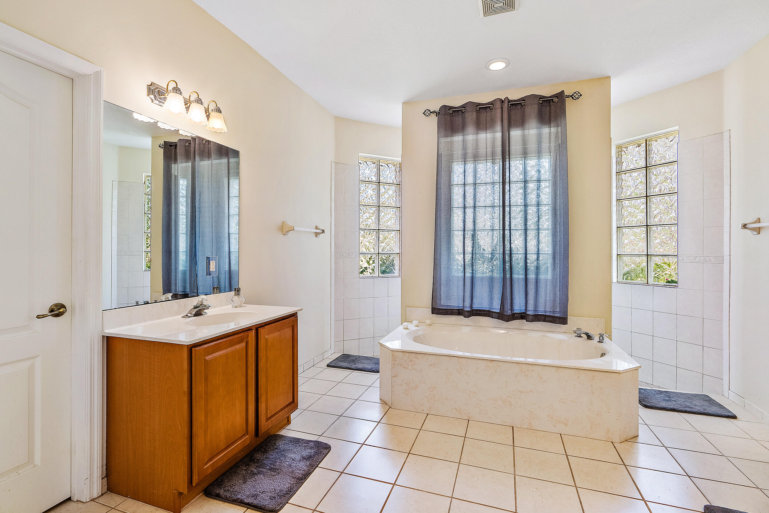 10736 157th Street North Jupiter, FL 33478 - Photo 17 of 42 Master Bath