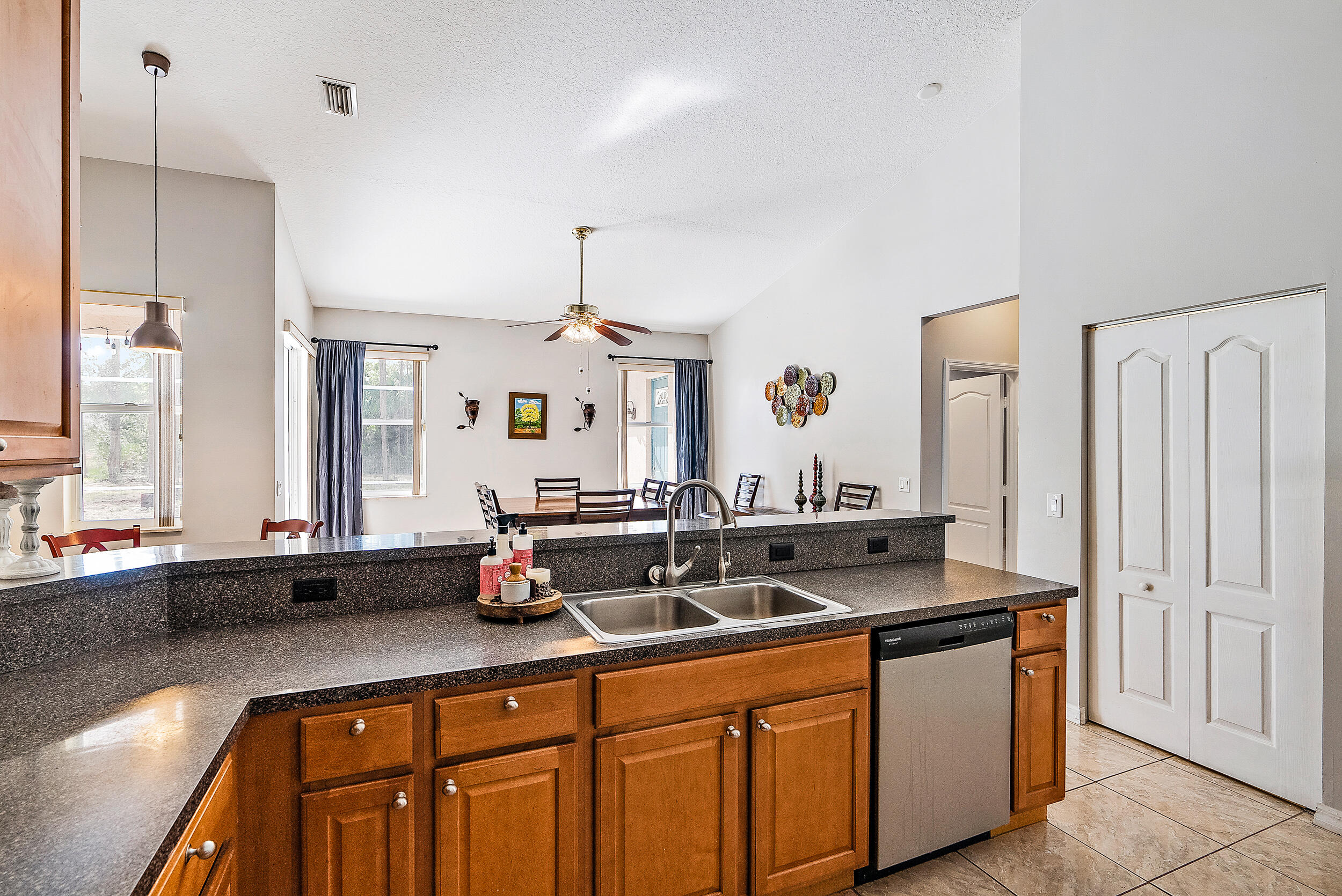 10736 157th Street North Jupiter, FL 33478 - Photo 9 of 42 Kitchen