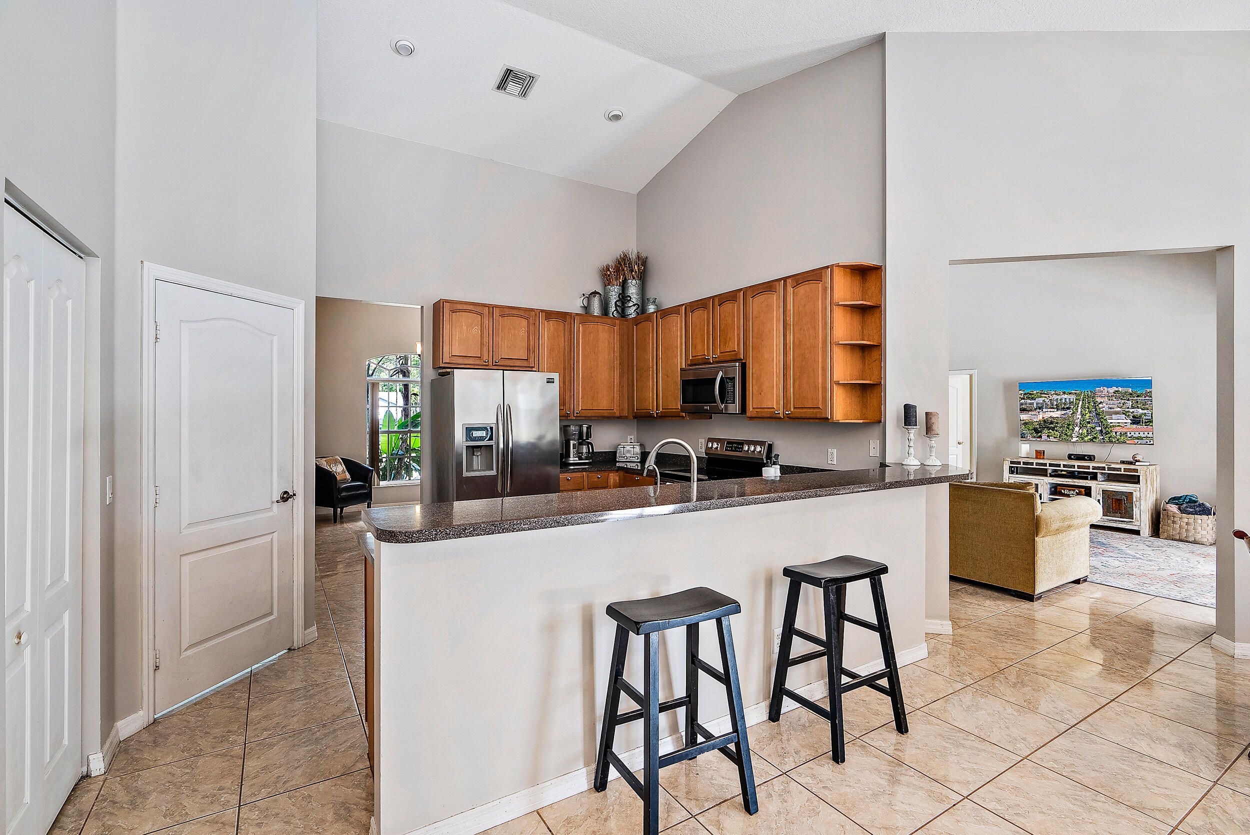 10736 157th Street North Jupiter, FL 33478 - Photo 10 of 42 Kitchen