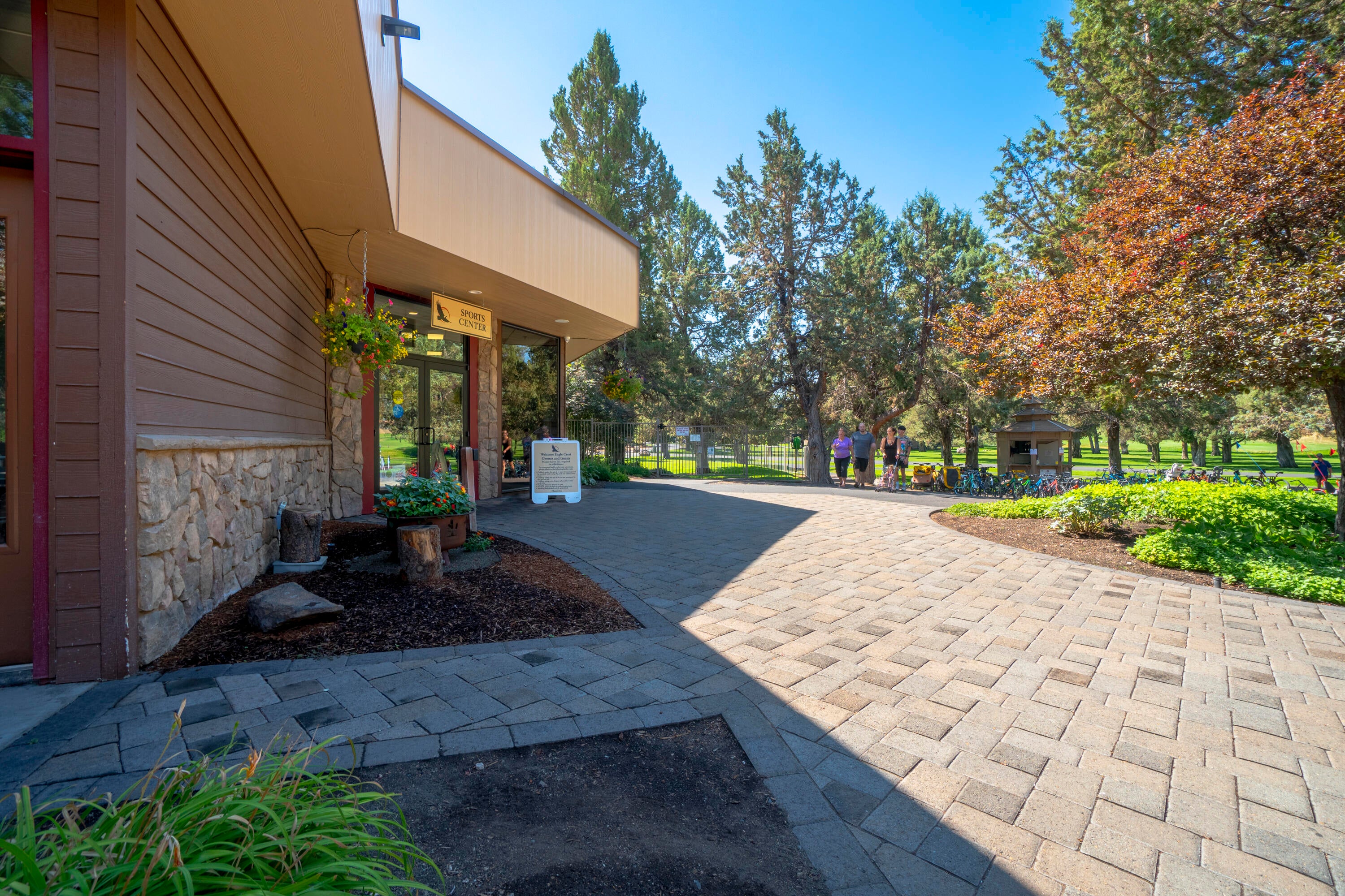 1004 Highland View Loop Redmond, OR 97756 - Photo 95 of 95 EC Sports Center-014