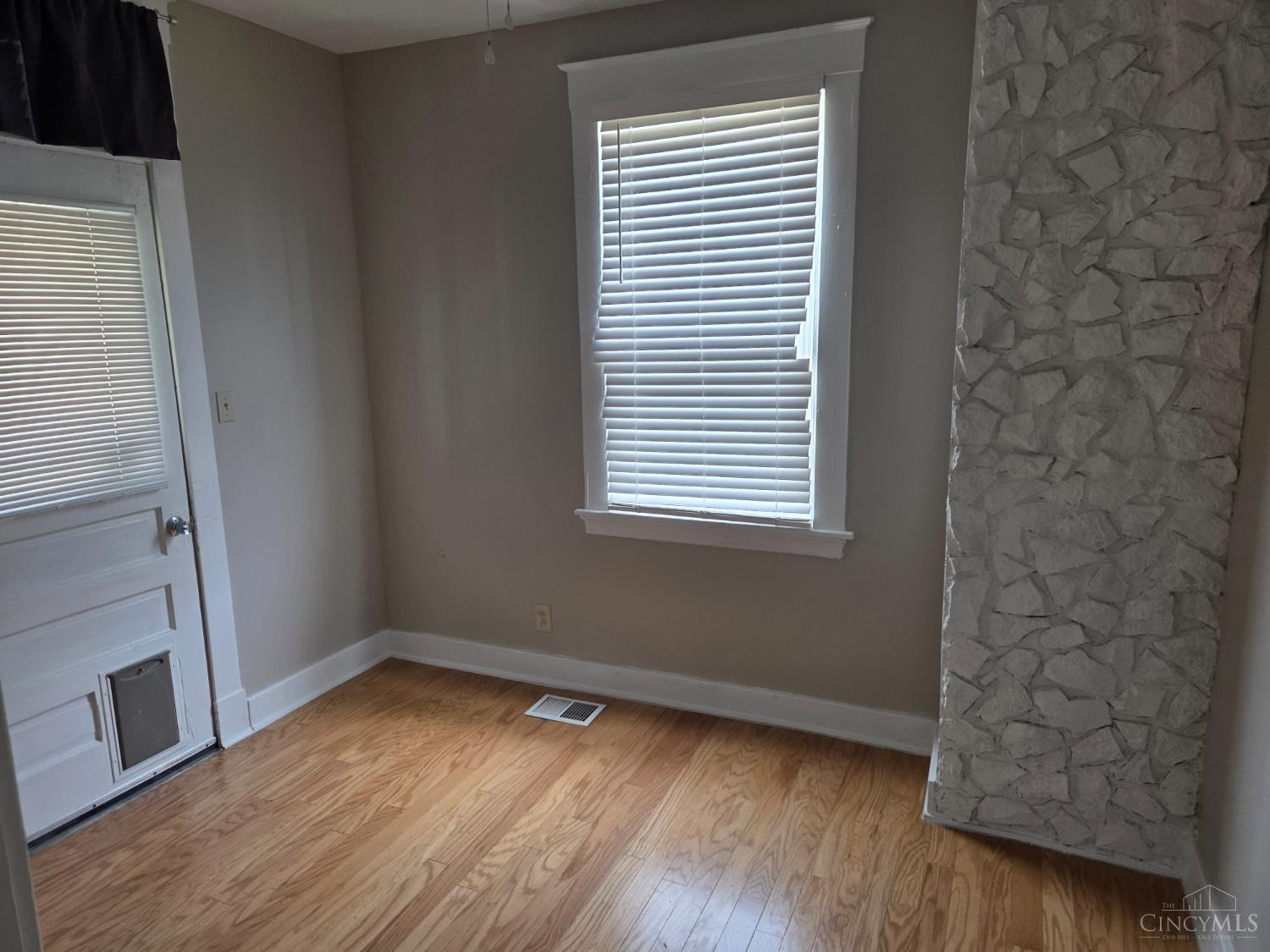 4202 Harding Avenue Cincinnati, OH 45211 - Photo 2 of 12