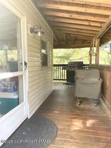 $725,000 | 12 Pine Beach Road, Lakeville, PA 18438