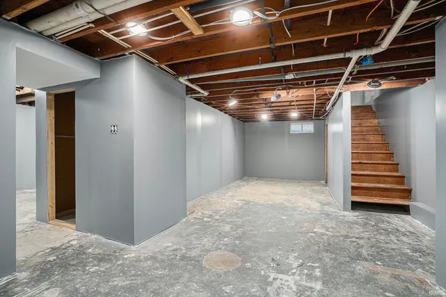 $375,000 | 20202 County Road 19, Goshen, IN 46528