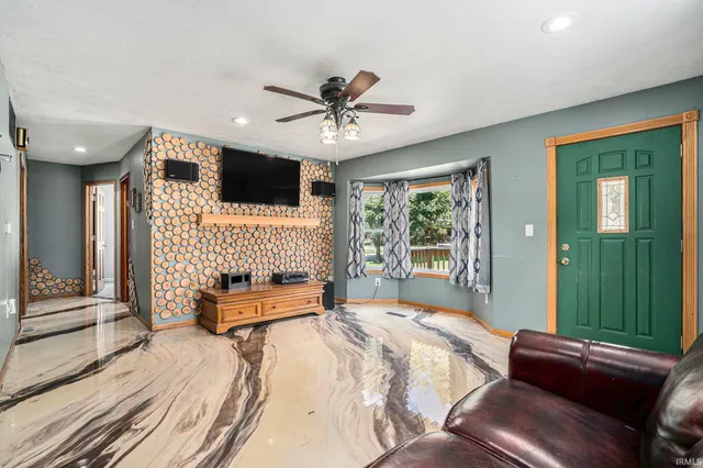 $375,000 | 20202 County Road 19, Goshen, IN 46528