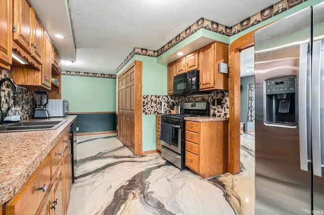 $375,000 | 20202 County Road 19, Goshen, IN 46528