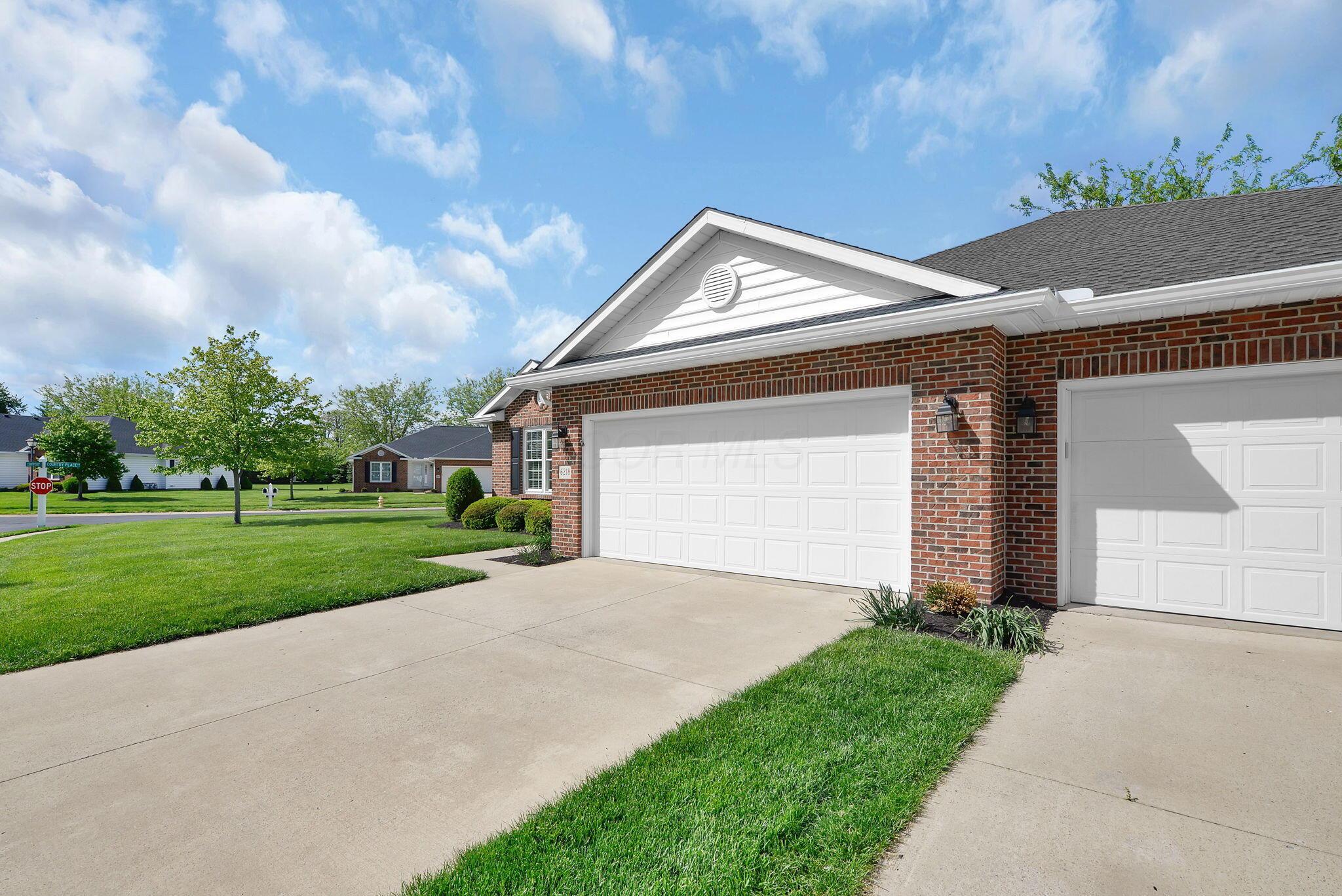 6218 Country Side Road Plain City, OH 43064 - Photo 4 of 28 2 car garage