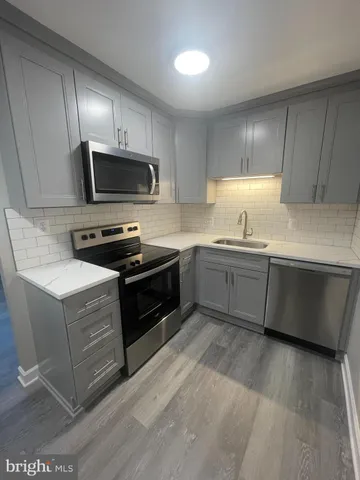 $1,595 | 110 North College Drive, Sterling, VA 20164