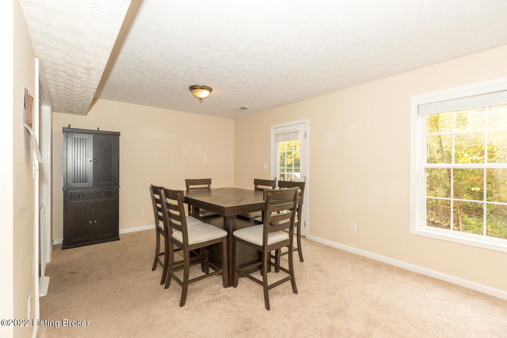 6911 Fernview Road Louisville, KY 40291 - Photo 9 of 40 6911 Fernview-10