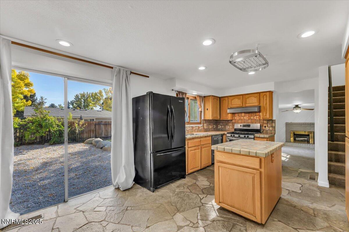 7300 Gemstone Drive Reno, NV 89511 - Photo 13 of 36 11-7300 Gemstone Dr Reno NV 89511 (11 of