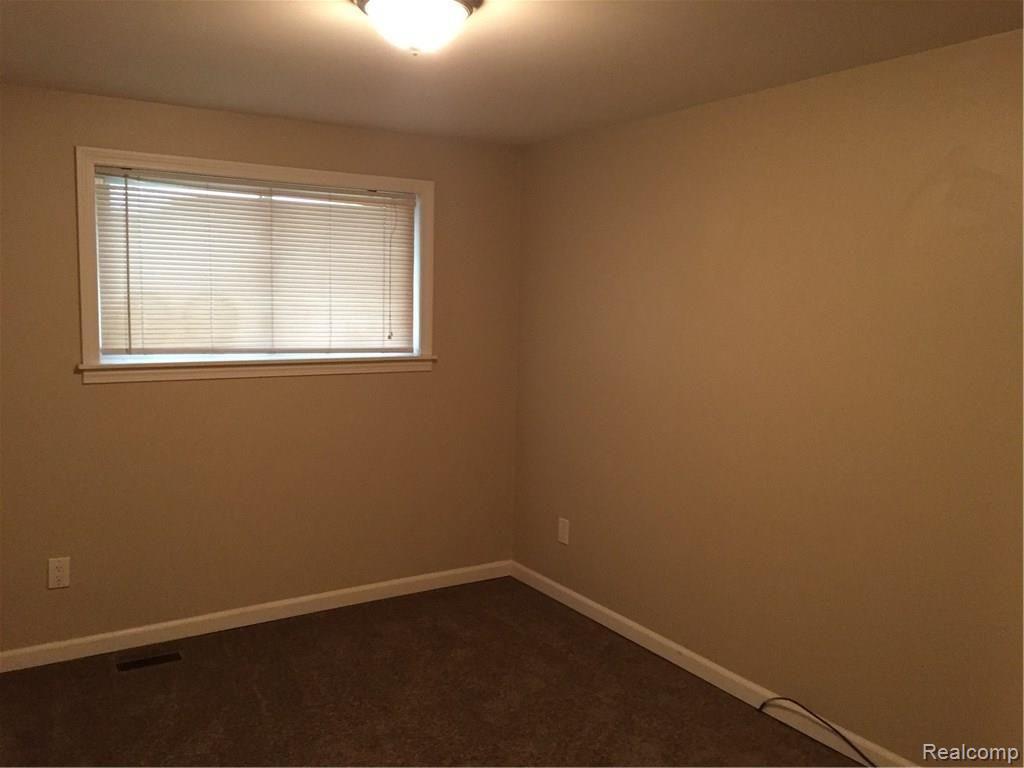 30953 Calahan Road Roseville, MI 48066 - Photo 11 of 14