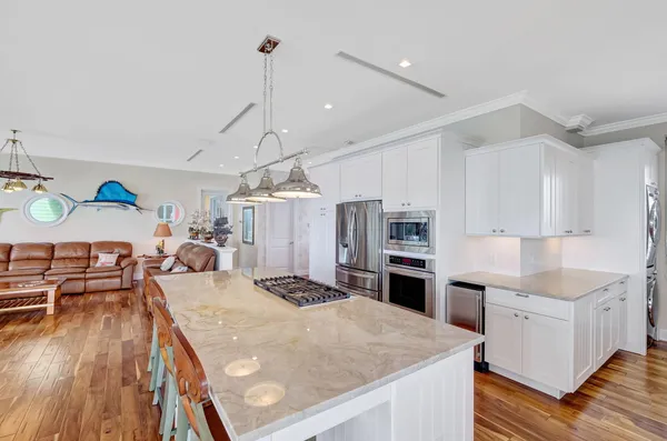 $8,950,000 | 162 Bayview Drive, Islamorada, FL 33036