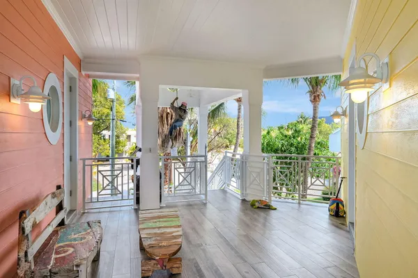 $8,950,000 | 162 Bayview Drive, Islamorada, FL 33036