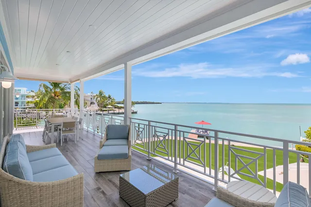 $8,950,000 | 162 Bayview Drive, Islamorada, FL 33036