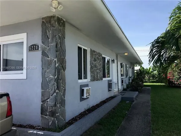 $720,000 | 6220 Dawson Street, Hollywood, FL 33023